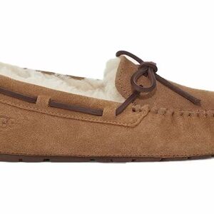 Ugg women’s Dakota Moccasin